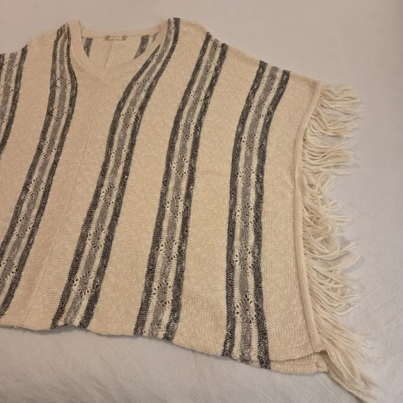 ALTAR'D STATE Cream Boho Western Striped Fringed Knit Vneck Shawl Poncho SZ S/M - Picture 5 of 9